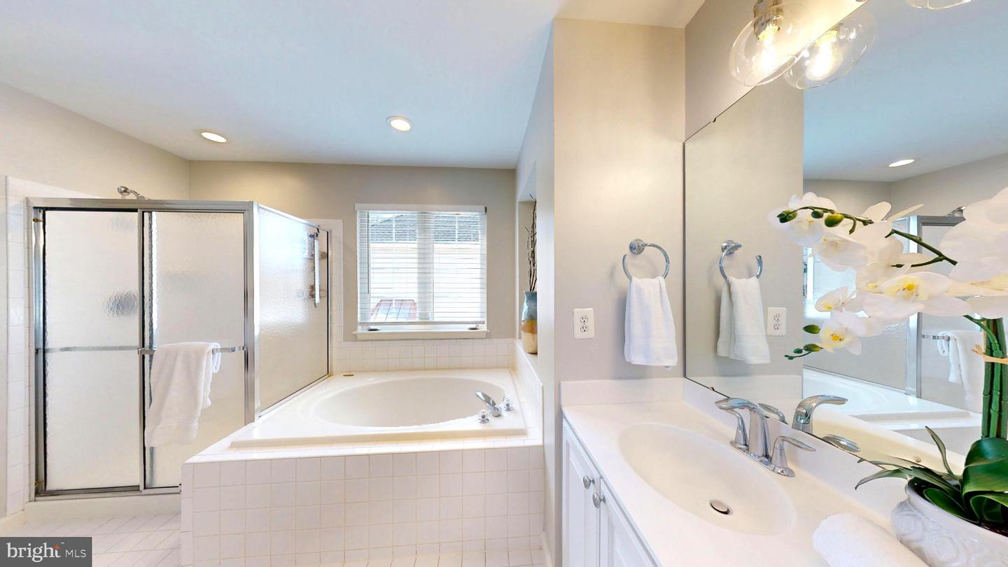 47421 RIVER CREST ST, STERLING, Virginia 20165, 4 Bedrooms Bedrooms, 8 Rooms Rooms,3 BathroomsBathrooms,Residential,For sale,47421 RIVER CREST ST,VALO2114450 MLS # VALO2114450