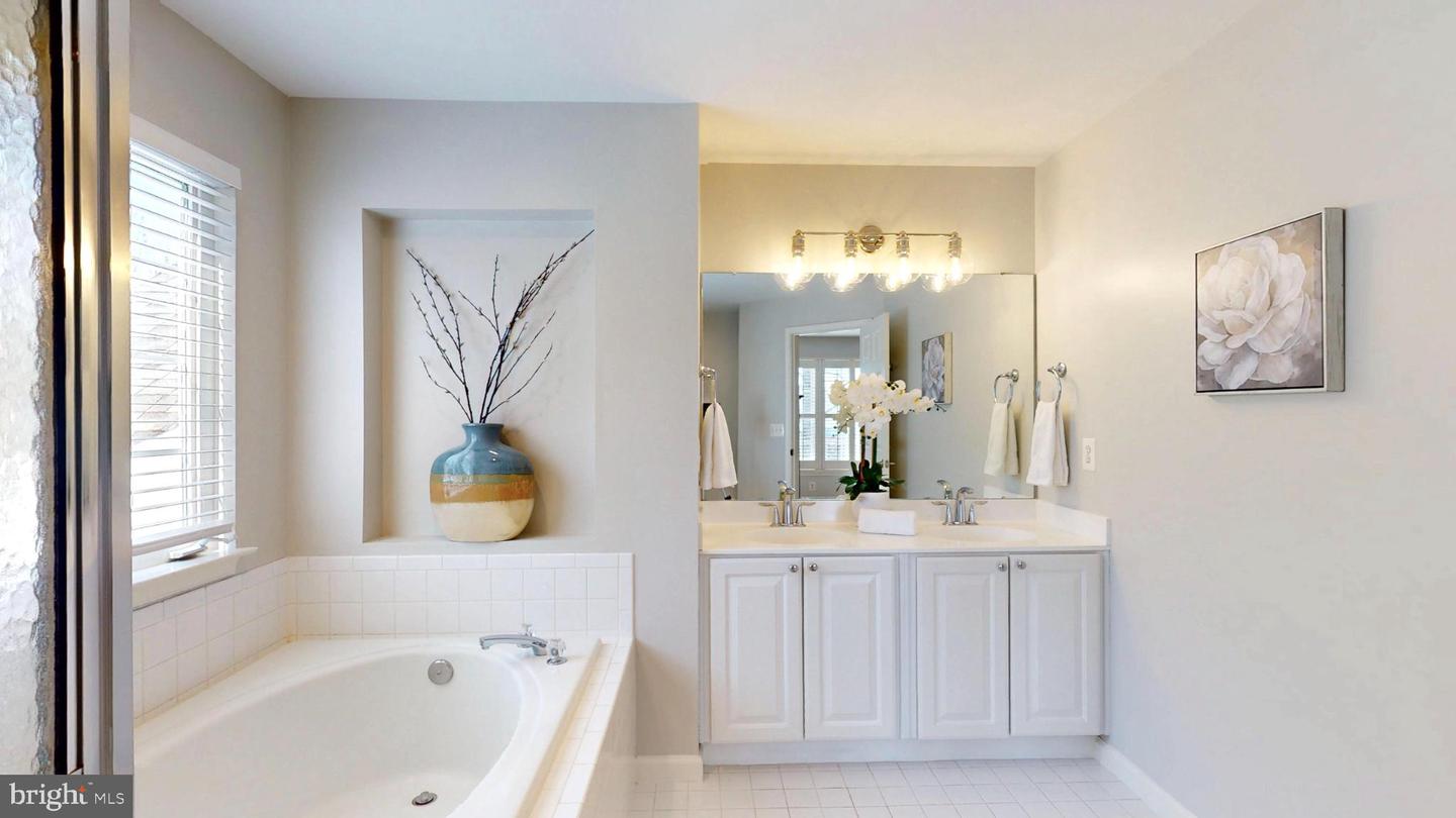 47421 RIVER CREST ST, STERLING, Virginia 20165, 4 Bedrooms Bedrooms, 8 Rooms Rooms,3 BathroomsBathrooms,Residential,For sale,47421 RIVER CREST ST,VALO2114450 MLS # VALO2114450