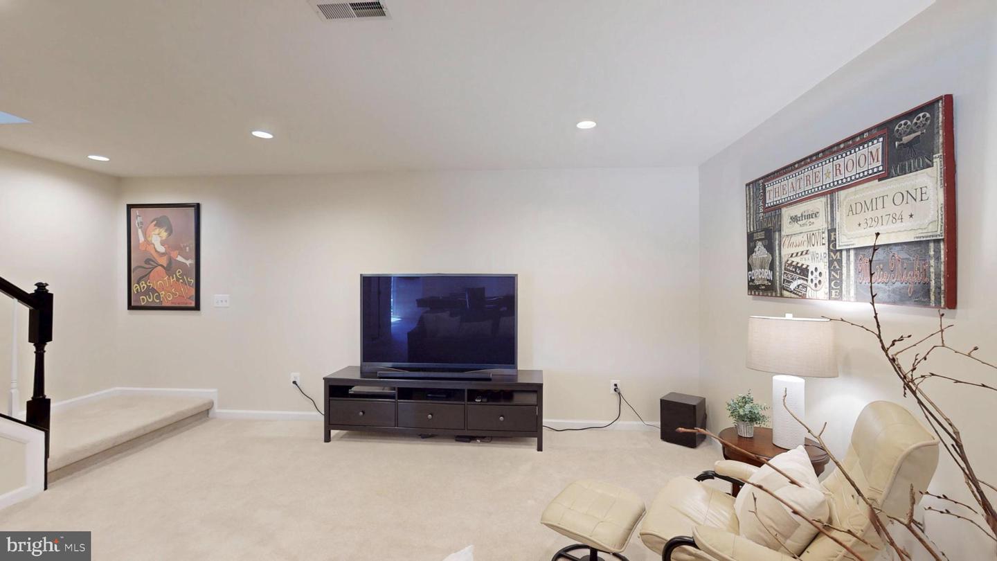 47421 RIVER CREST ST, STERLING, Virginia 20165, 4 Bedrooms Bedrooms, 8 Rooms Rooms,3 BathroomsBathrooms,Residential,For sale,47421 RIVER CREST ST,VALO2114450 MLS # VALO2114450