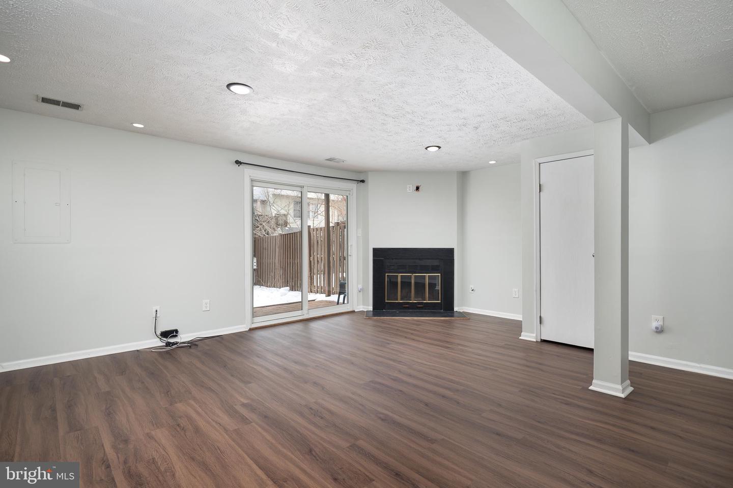 7476 WOUNDED KNEE RD, LORTON, Virginia 22079, 2 Bedrooms Bedrooms, ,2 BathroomsBathrooms,Residential,For sale,7476 WOUNDED KNEE RD,VAFX2287244 MLS # VAFX2287244 7476 WOUNDED KNEE RD, LORTON, Virginia 22079, 2 Bedrooms Bedrooms, ,2 BathroomsBathrooms,Residential,For sale,7476 WOUNDED KNEE RD,VAFX2287244 MLS # VAFX2287244