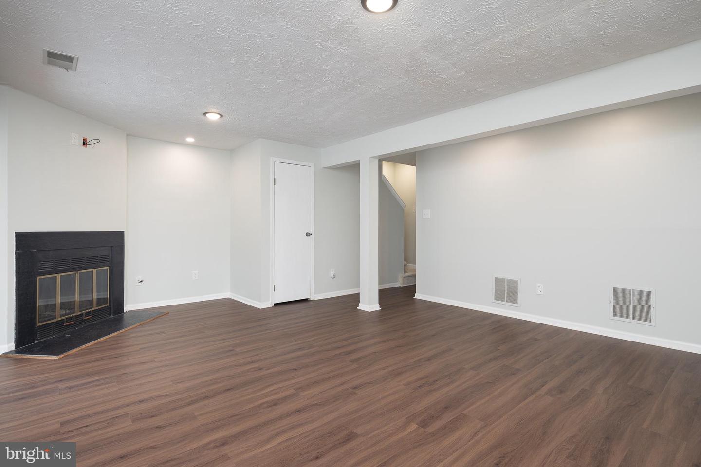 7476 WOUNDED KNEE RD, LORTON, Virginia 22079, 2 Bedrooms Bedrooms, ,2 BathroomsBathrooms,Residential,For sale,7476 WOUNDED KNEE RD,VAFX2287244 MLS # VAFX2287244 7476 WOUNDED KNEE RD, LORTON, Virginia 22079, 2 Bedrooms Bedrooms, ,2 BathroomsBathrooms,Residential,For sale,7476 WOUNDED KNEE RD,VAFX2287244 MLS # VAFX2287244