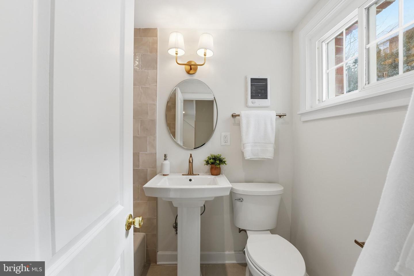 3343 MARTHA CUSTIS DR, ALEXANDRIA, Virginia 22302, 1 Bedroom Bedrooms, ,1 BathroomBathrooms,Residential,For sale,3343 MARTHA CUSTIS DR,VAAX2053498 MLS # VAAX2053498