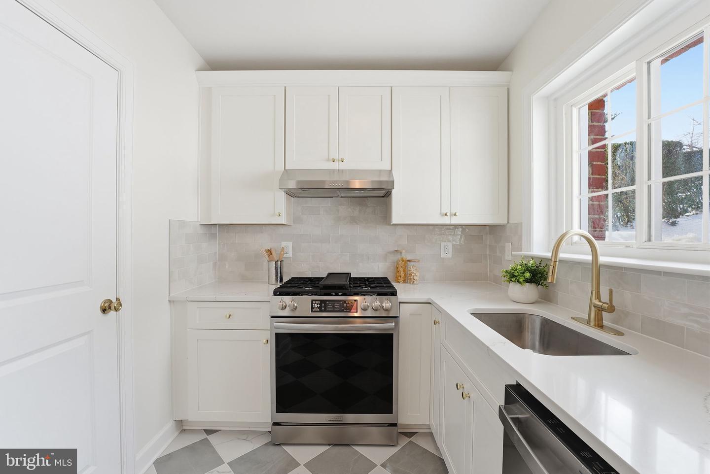 3343 MARTHA CUSTIS DR, ALEXANDRIA, Virginia 22302, 1 Bedroom Bedrooms, ,1 BathroomBathrooms,Residential,For sale,3343 MARTHA CUSTIS DR,VAAX2053498 MLS # VAAX2053498