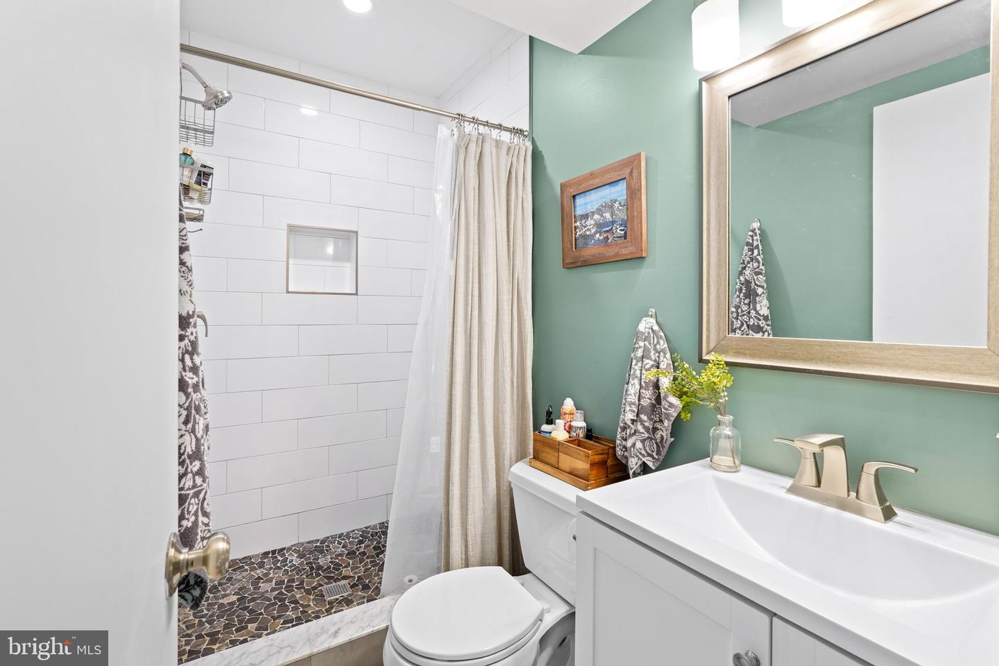 9514 CENTER ST, VIENNA, Virginia 22181, 3 Bedrooms Bedrooms, ,3 BathroomsBathrooms,Residential,For sale,9514 CENTER ST,VAFX2287506 MLS # VAFX2287506 9514 CENTER ST, VIENNA, Virginia 22181, 3 Bedrooms Bedrooms, ,3 BathroomsBathrooms,Residential,For sale,9514 CENTER ST,VAFX2287506 MLS # VAFX2287506