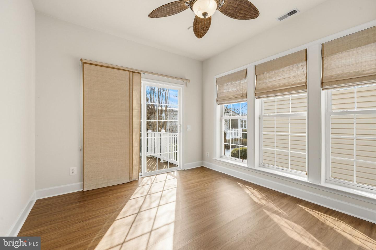 8909 YELLOW DAISY PL, LORTON, Virginia 22079, 3 Bedrooms Bedrooms, ,2 BathroomsBathrooms,Residential,For sale,8909 YELLOW DAISY PL,VAFX2287510 MLS # VAFX2287510