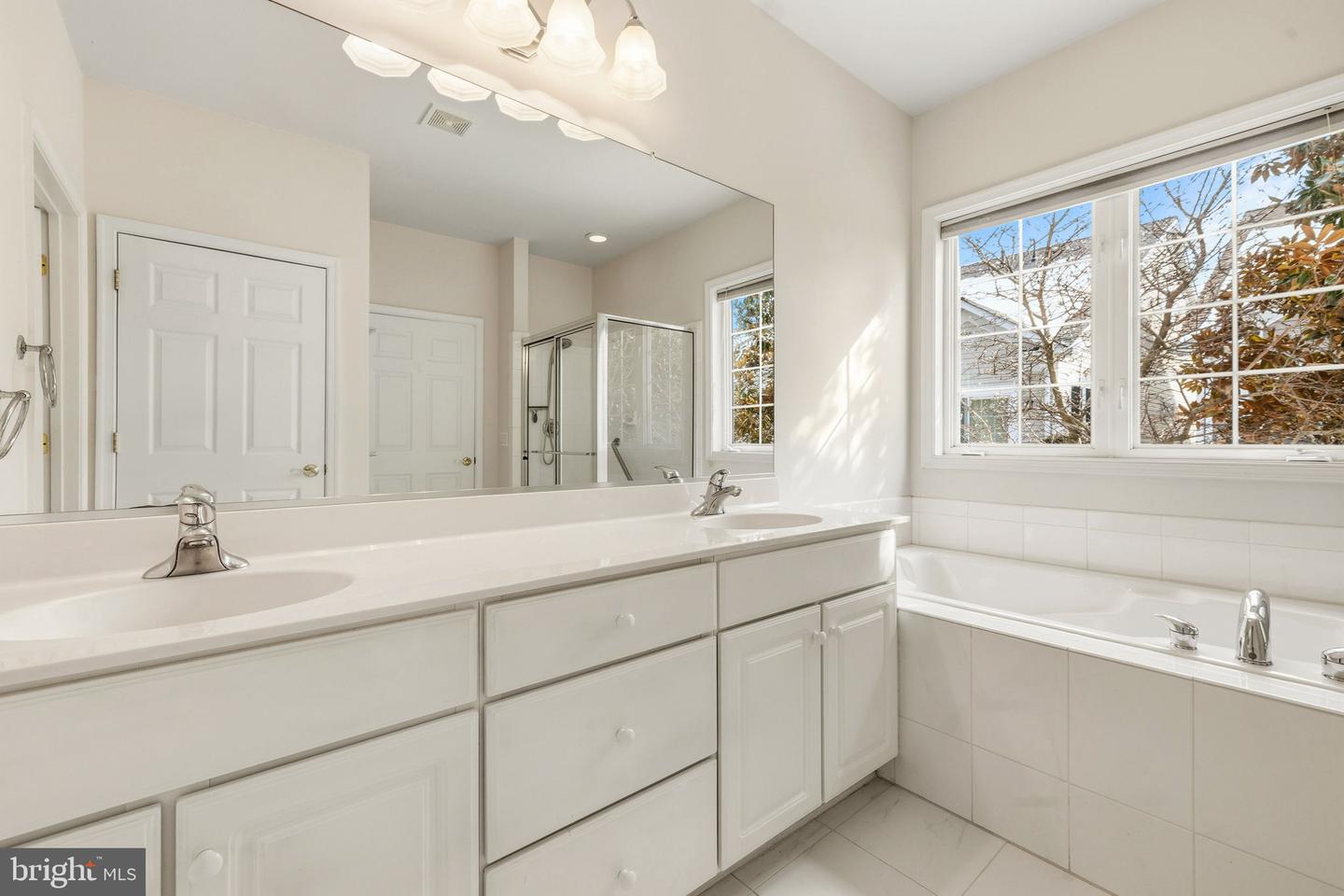 8909 YELLOW DAISY PL, LORTON, Virginia 22079, 3 Bedrooms Bedrooms, ,2 BathroomsBathrooms,Residential,For sale,8909 YELLOW DAISY PL,VAFX2287510 MLS # VAFX2287510