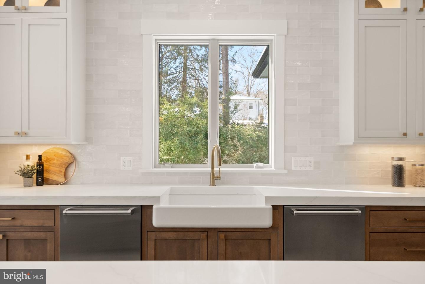 6013 WOODLAND TER, MCLEAN, Virginia 22101, 6 Bedrooms Bedrooms, ,6 BathroomsBathrooms,Residential,For sale,6013 WOODLAND TER,VAFX2287616 MLS # VAFX2287616