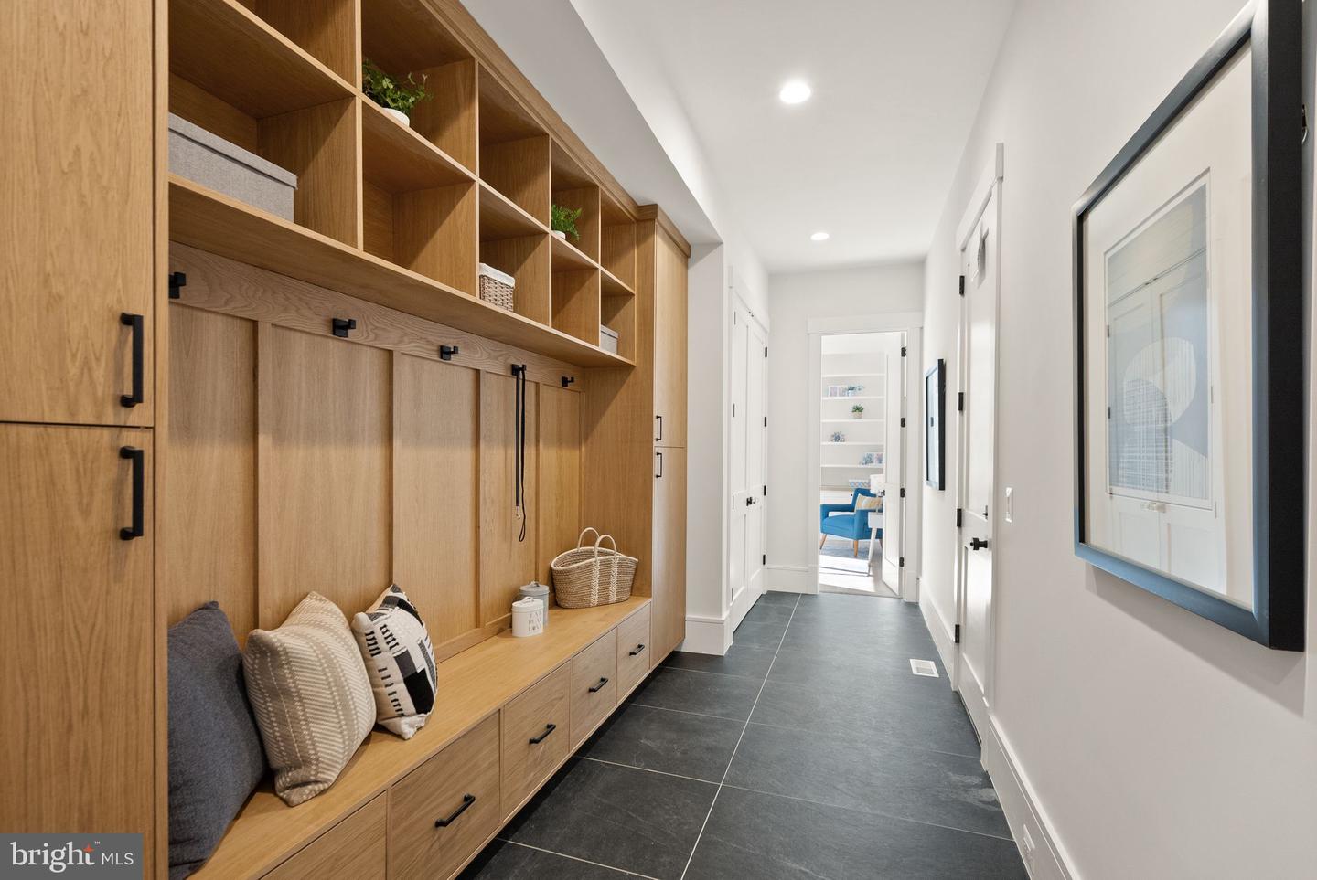 6013 WOODLAND TER, MCLEAN, Virginia 22101, 6 Bedrooms Bedrooms, ,6 BathroomsBathrooms,Residential,For sale,6013 WOODLAND TER,VAFX2287616 MLS # VAFX2287616