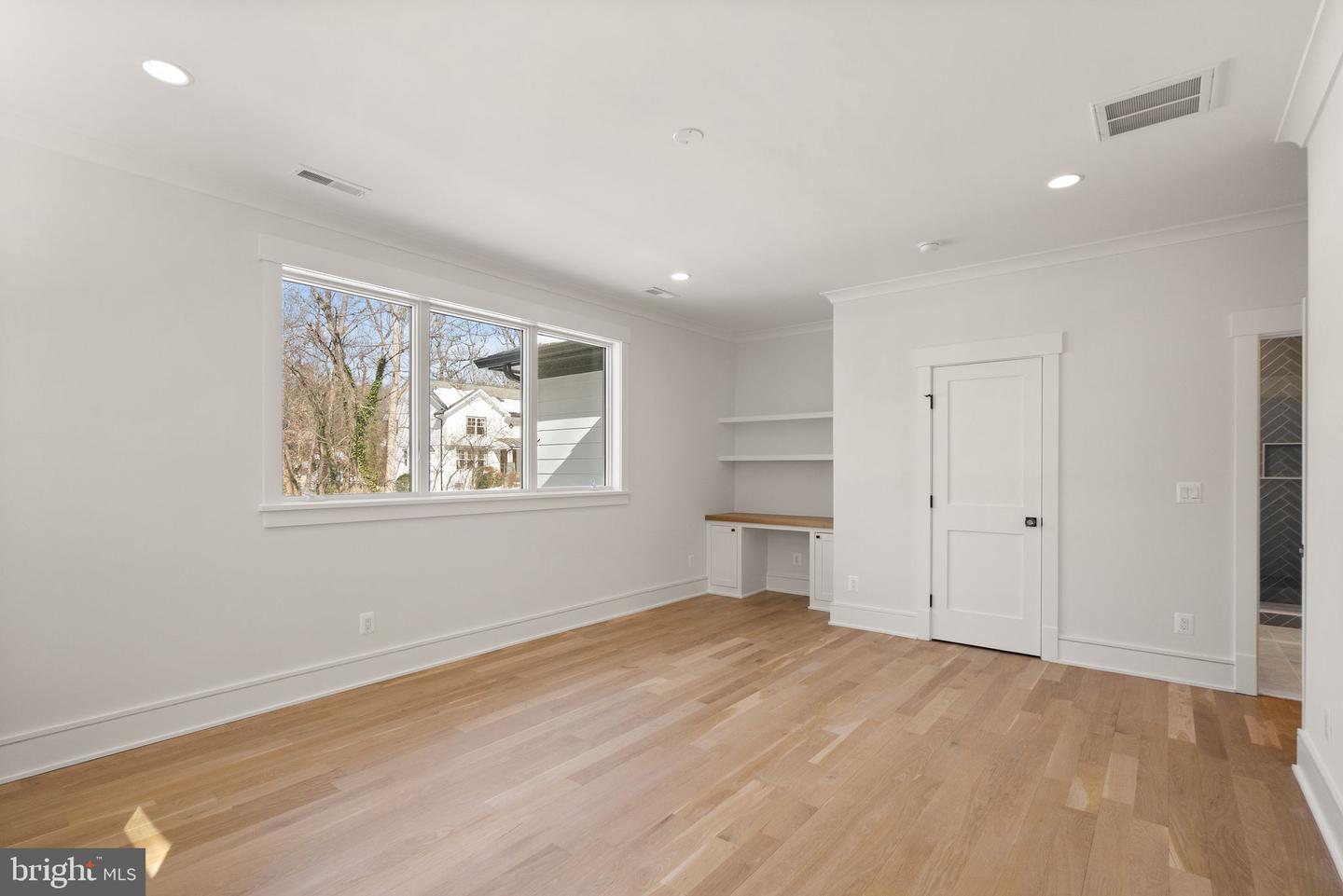 6013 WOODLAND TER, MCLEAN, Virginia 22101, 6 Bedrooms Bedrooms, ,6 BathroomsBathrooms,Residential,For sale,6013 WOODLAND TER,VAFX2287616 MLS # VAFX2287616