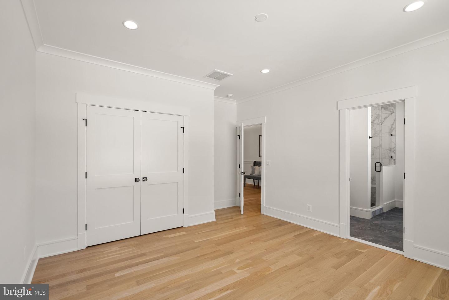 6013 WOODLAND TER, MCLEAN, Virginia 22101, 6 Bedrooms Bedrooms, ,6 BathroomsBathrooms,Residential,For sale,6013 WOODLAND TER,VAFX2287616 MLS # VAFX2287616