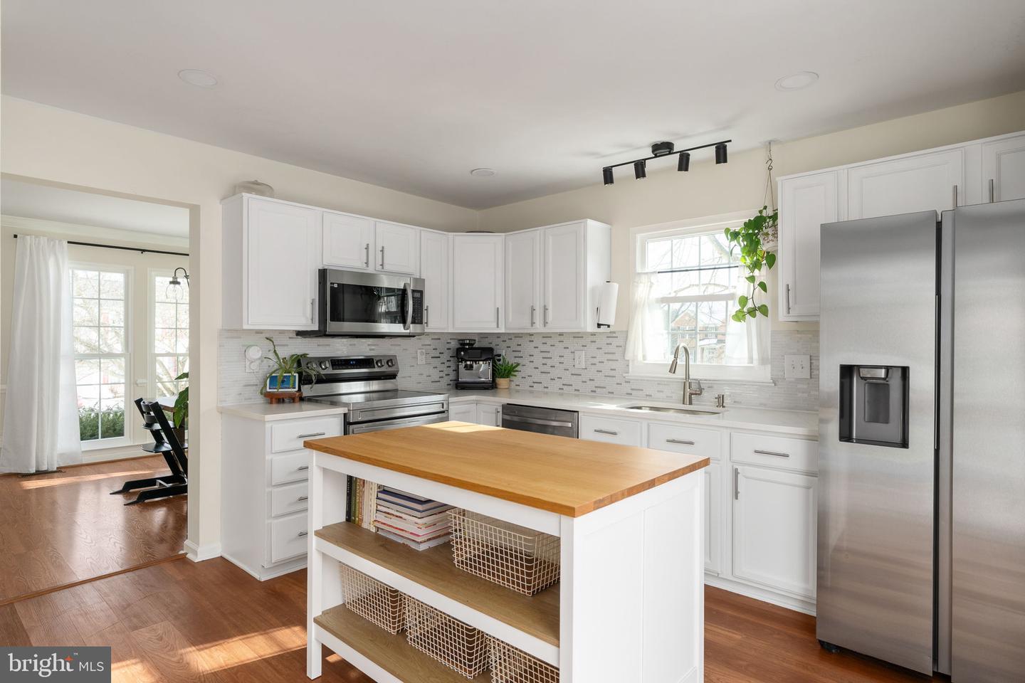 3884 WERTZ DR, WOODBRIDGE, Virginia 22193, 3 Bedrooms Bedrooms, ,3 BathroomsBathrooms,Residential,For sale,3884 WERTZ DR,VAPW2111326 MLS # VAPW2111326 3884 WERTZ DR, WOODBRIDGE, Virginia 22193, 3 Bedrooms Bedrooms, ,3 BathroomsBathrooms,Residential,For sale,3884 WERTZ DR,VAPW2111326 MLS # VAPW2111326