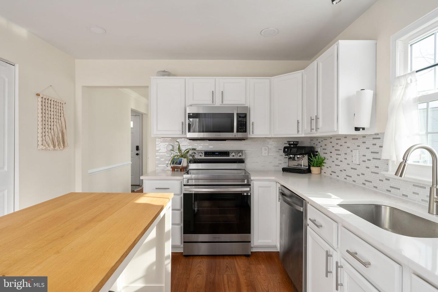 3884 WERTZ DR, WOODBRIDGE, Virginia 22193, 3 Bedrooms Bedrooms, ,3 BathroomsBathrooms,Residential,For sale,3884 WERTZ DR,VAPW2111326 MLS # VAPW2111326 3884 WERTZ DR, WOODBRIDGE, Virginia 22193, 3 Bedrooms Bedrooms, ,3 BathroomsBathrooms,Residential,For sale,3884 WERTZ DR,VAPW2111326 MLS # VAPW2111326