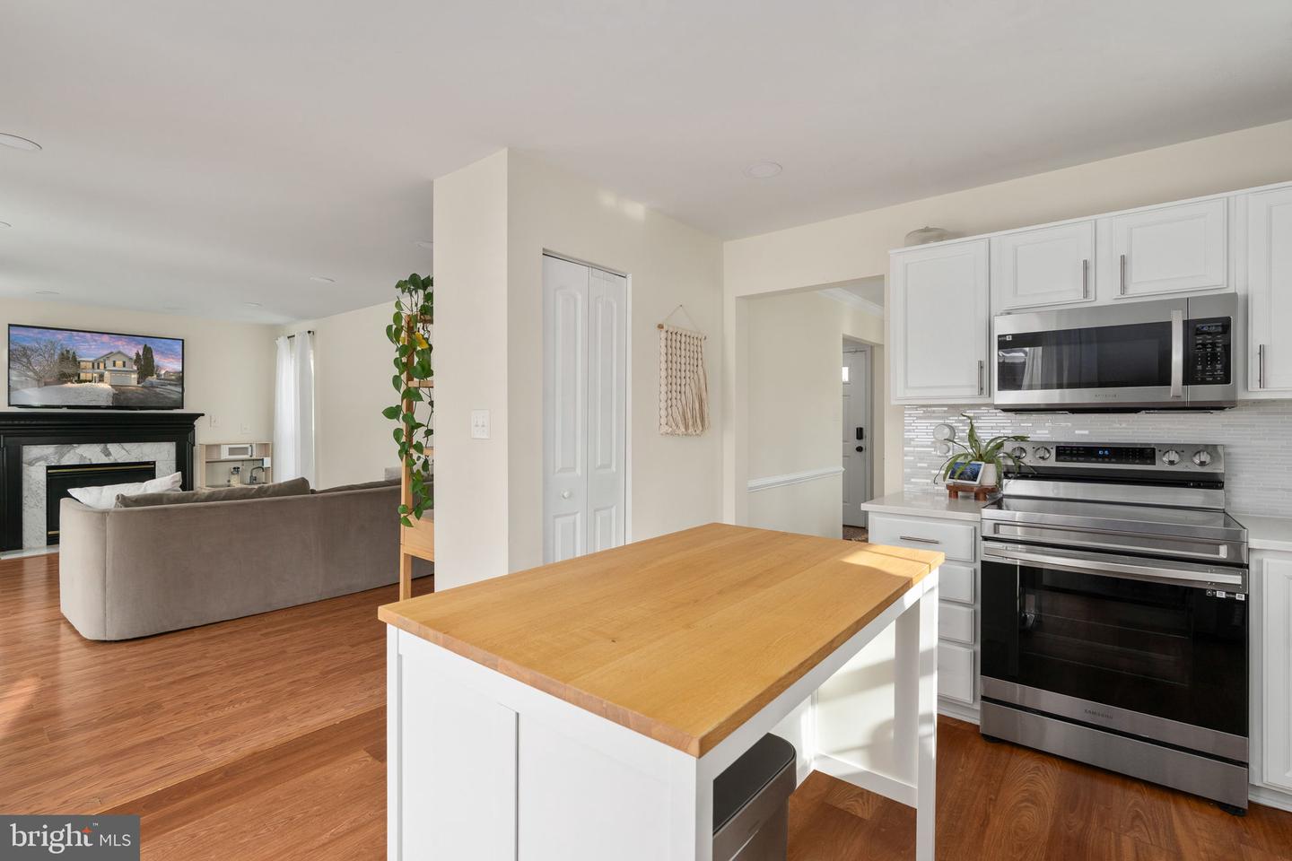 3884 WERTZ DR, WOODBRIDGE, Virginia 22193, 3 Bedrooms Bedrooms, ,3 BathroomsBathrooms,Residential,For sale,3884 WERTZ DR,VAPW2111326 MLS # VAPW2111326 3884 WERTZ DR, WOODBRIDGE, Virginia 22193, 3 Bedrooms Bedrooms, ,3 BathroomsBathrooms,Residential,For sale,3884 WERTZ DR,VAPW2111326 MLS # VAPW2111326