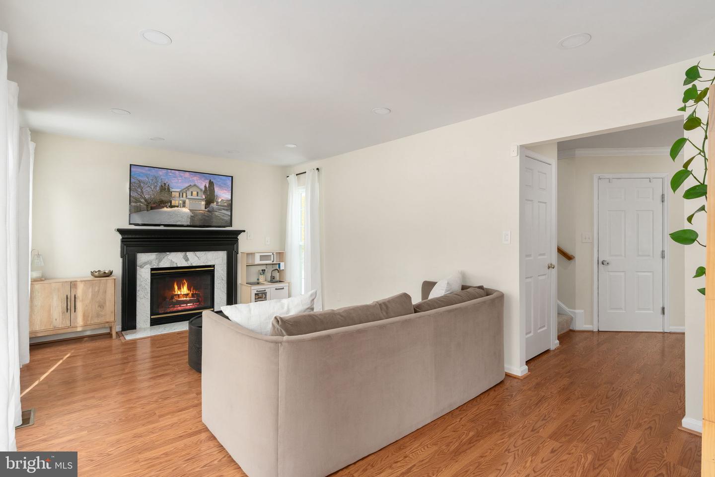 3884 WERTZ DR, WOODBRIDGE, Virginia 22193, 3 Bedrooms Bedrooms, ,3 BathroomsBathrooms,Residential,For sale,3884 WERTZ DR,VAPW2111326 MLS # VAPW2111326 3884 WERTZ DR, WOODBRIDGE, Virginia 22193, 3 Bedrooms Bedrooms, ,3 BathroomsBathrooms,Residential,For sale,3884 WERTZ DR,VAPW2111326 MLS # VAPW2111326