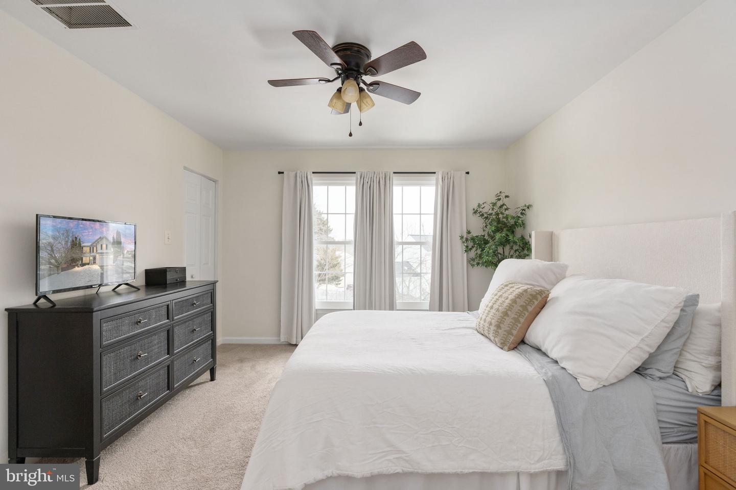 3884 WERTZ DR, WOODBRIDGE, Virginia 22193, 3 Bedrooms Bedrooms, ,3 BathroomsBathrooms,Residential,For sale,3884 WERTZ DR,VAPW2111326 MLS # VAPW2111326 3884 WERTZ DR, WOODBRIDGE, Virginia 22193, 3 Bedrooms Bedrooms, ,3 BathroomsBathrooms,Residential,For sale,3884 WERTZ DR,VAPW2111326 MLS # VAPW2111326