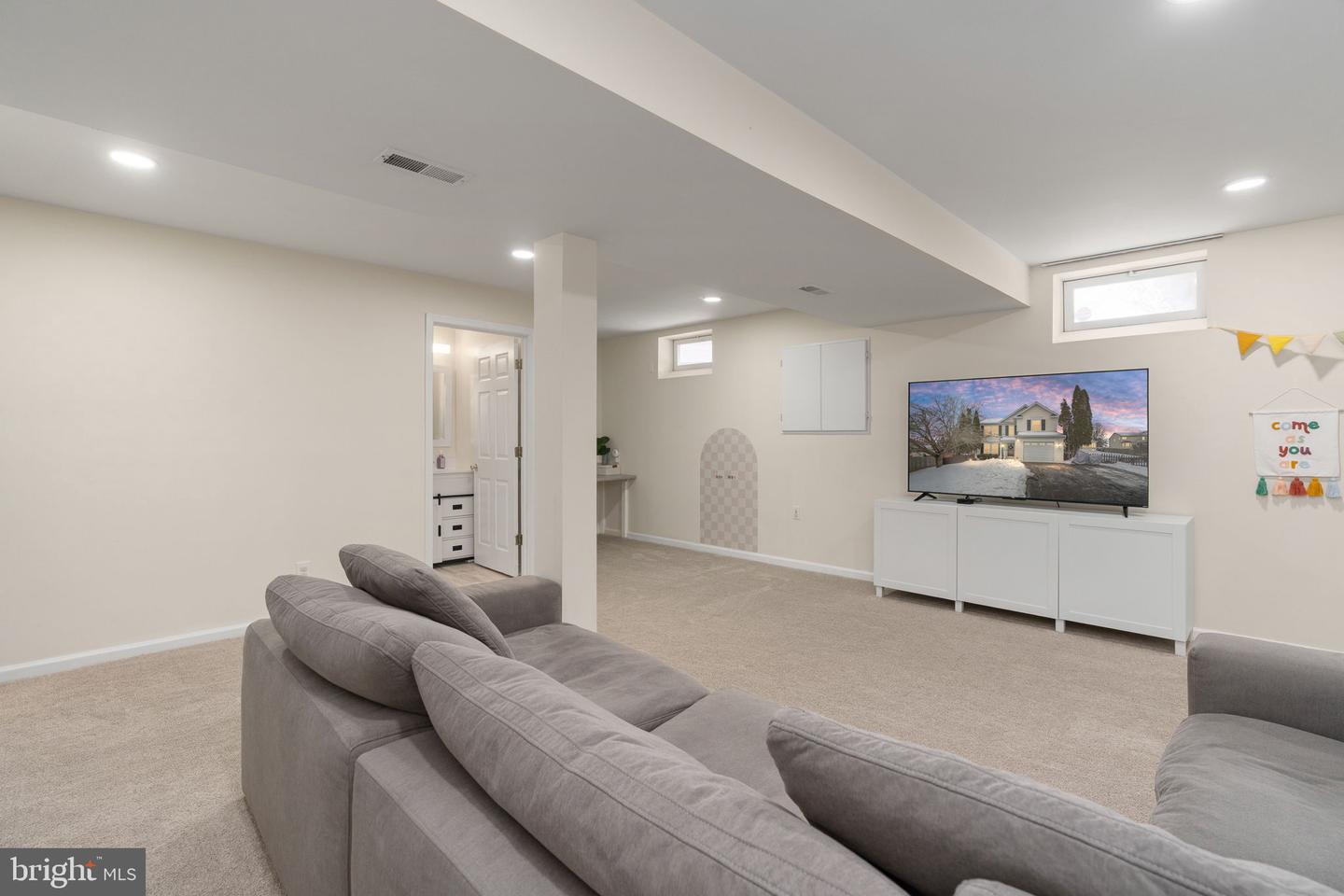 3884 WERTZ DR, WOODBRIDGE, Virginia 22193, 3 Bedrooms Bedrooms, ,3 BathroomsBathrooms,Residential,For sale,3884 WERTZ DR,VAPW2111326 MLS # VAPW2111326 3884 WERTZ DR, WOODBRIDGE, Virginia 22193, 3 Bedrooms Bedrooms, ,3 BathroomsBathrooms,Residential,For sale,3884 WERTZ DR,VAPW2111326 MLS # VAPW2111326