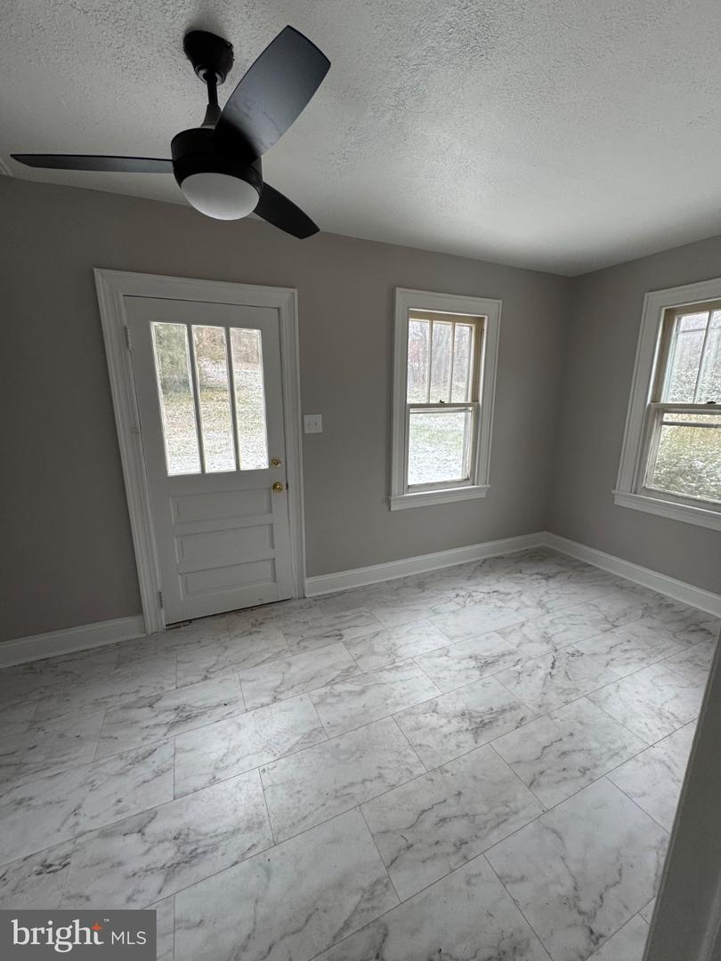 2519 HOCKMAN AVE, WINCHESTER, Virginia 22601, 2 Bedrooms Bedrooms, 3 Rooms Rooms,1 BathroomBathrooms,Residential,For sale,2519 HOCKMAN AVE,VAWI2009854 MLS # VAWI2009854