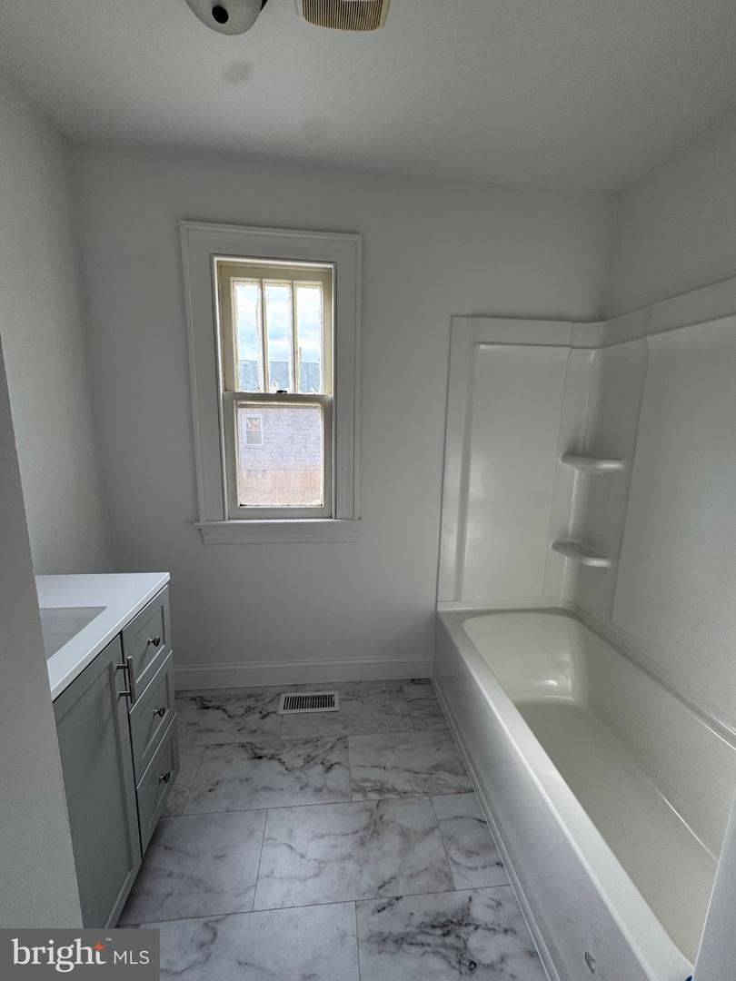 2519 HOCKMAN AVE, WINCHESTER, Virginia 22601, 2 Bedrooms Bedrooms, 3 Rooms Rooms,1 BathroomBathrooms,Residential,For sale,2519 HOCKMAN AVE,VAWI2009854 MLS # VAWI2009854