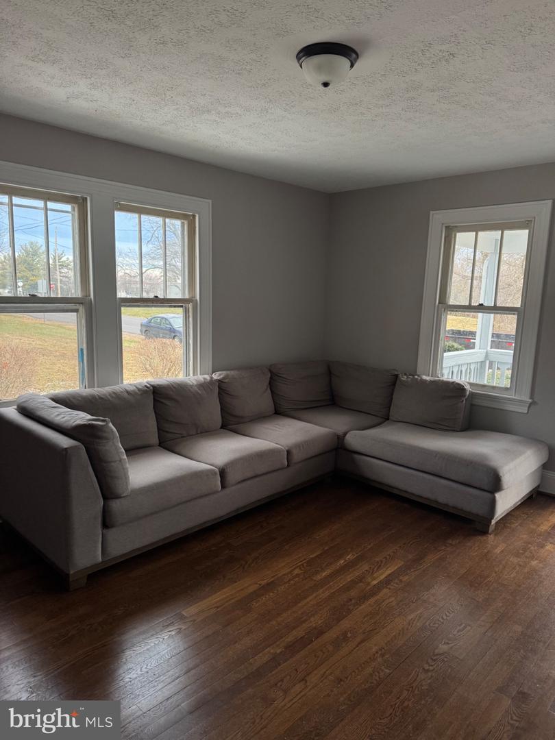 2519 HOCKMAN AVE, WINCHESTER, Virginia 22601, 2 Bedrooms Bedrooms, 3 Rooms Rooms,1 BathroomBathrooms,Residential,For sale,2519 HOCKMAN AVE,VAWI2009854 MLS # VAWI2009854