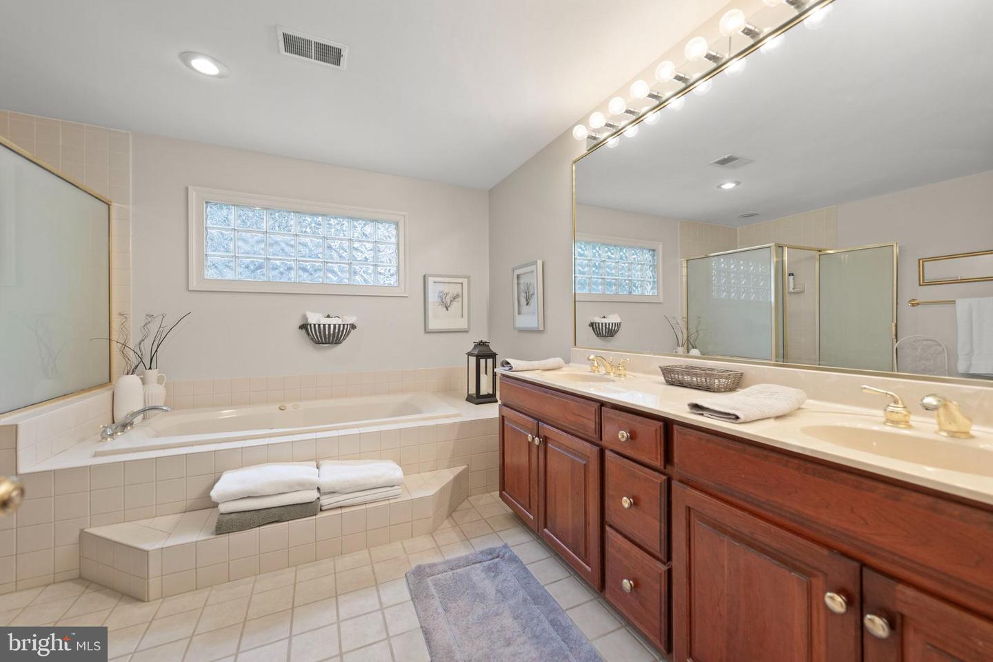 1540 MEADOW BRANCH AVE, WINCHESTER, Virginia 22601, 5 Bedrooms Bedrooms, 10 Rooms Rooms,4 BathroomsBathrooms,Residential,For sale,1540 MEADOW BRANCH AVE,VAWI2009860 MLS # VAWI2009860