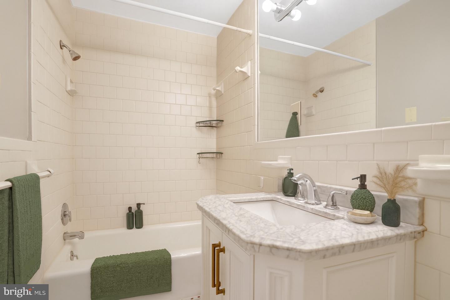 411 N BRYAN ST, ARLINGTON, Virginia 22201, 5 Bedrooms Bedrooms, ,4 BathroomsBathrooms,Residential,For sale,411 N BRYAN ST,VAAR2068242 MLS # VAAR2068242