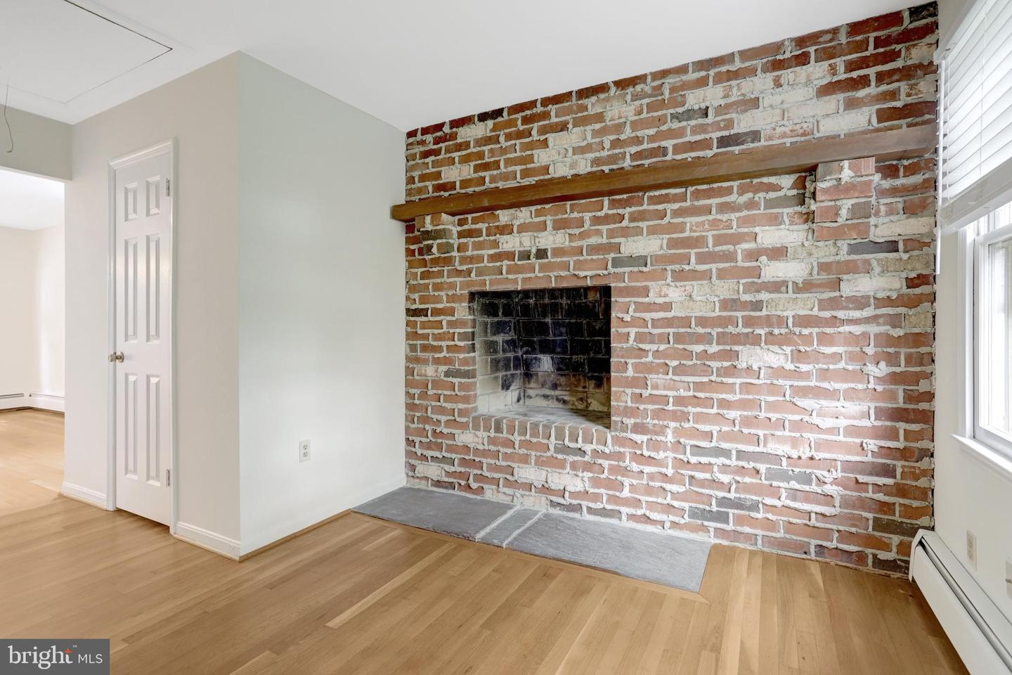 411 N BRYAN ST, ARLINGTON, Virginia 22201, 5 Bedrooms Bedrooms, ,4 BathroomsBathrooms,Residential,For sale,411 N BRYAN ST,VAAR2068242 MLS # VAAR2068242