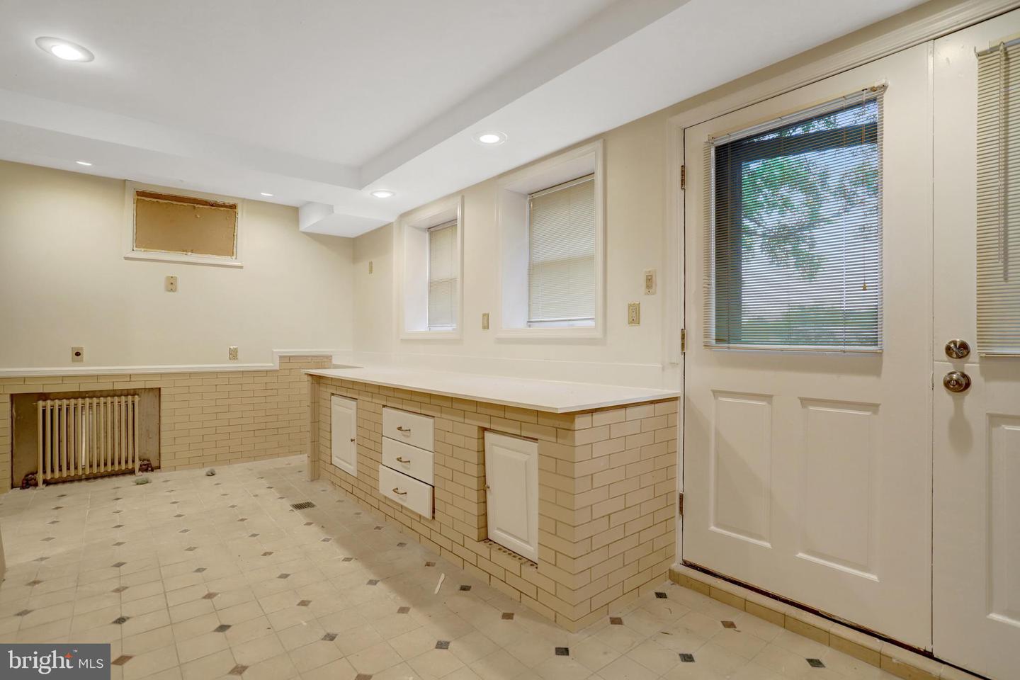 411 N BRYAN ST, ARLINGTON, Virginia 22201, 5 Bedrooms Bedrooms, ,4 BathroomsBathrooms,Residential,For sale,411 N BRYAN ST,VAAR2068242 MLS # VAAR2068242