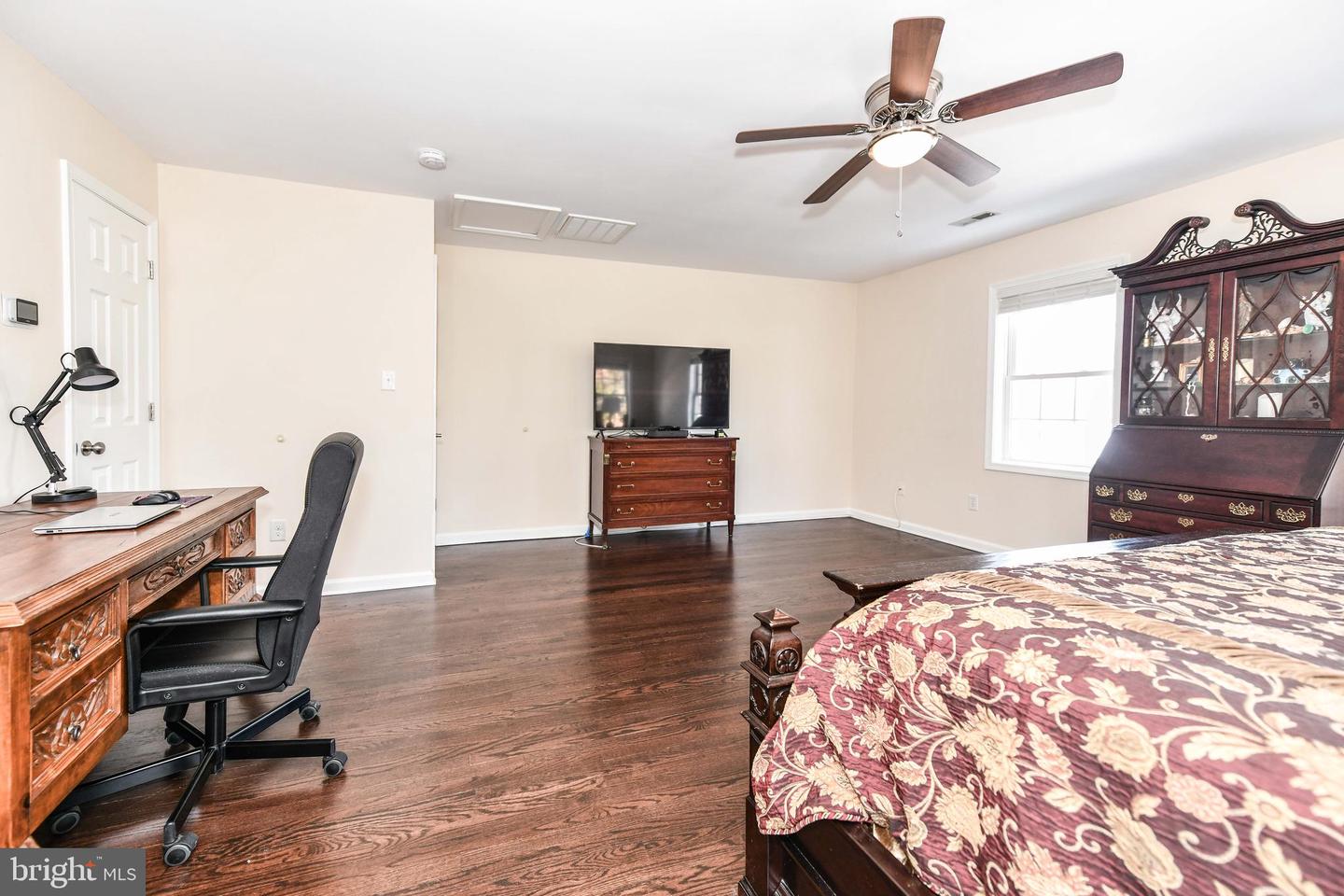 7518 FAIRWOOD LN, FALLS CHURCH, Virginia 22046, 6 Bedrooms Bedrooms, ,3 BathroomsBathrooms,Residential,For sale,7518 FAIRWOOD LN,VAFX2288070 MLS # VAFX2288070