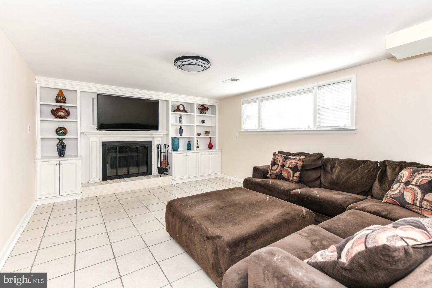 7518 FAIRWOOD LN, FALLS CHURCH, Virginia 22046, 6 Bedrooms Bedrooms, ,3 BathroomsBathrooms,Residential,For sale,7518 FAIRWOOD LN,VAFX2288070 MLS # VAFX2288070