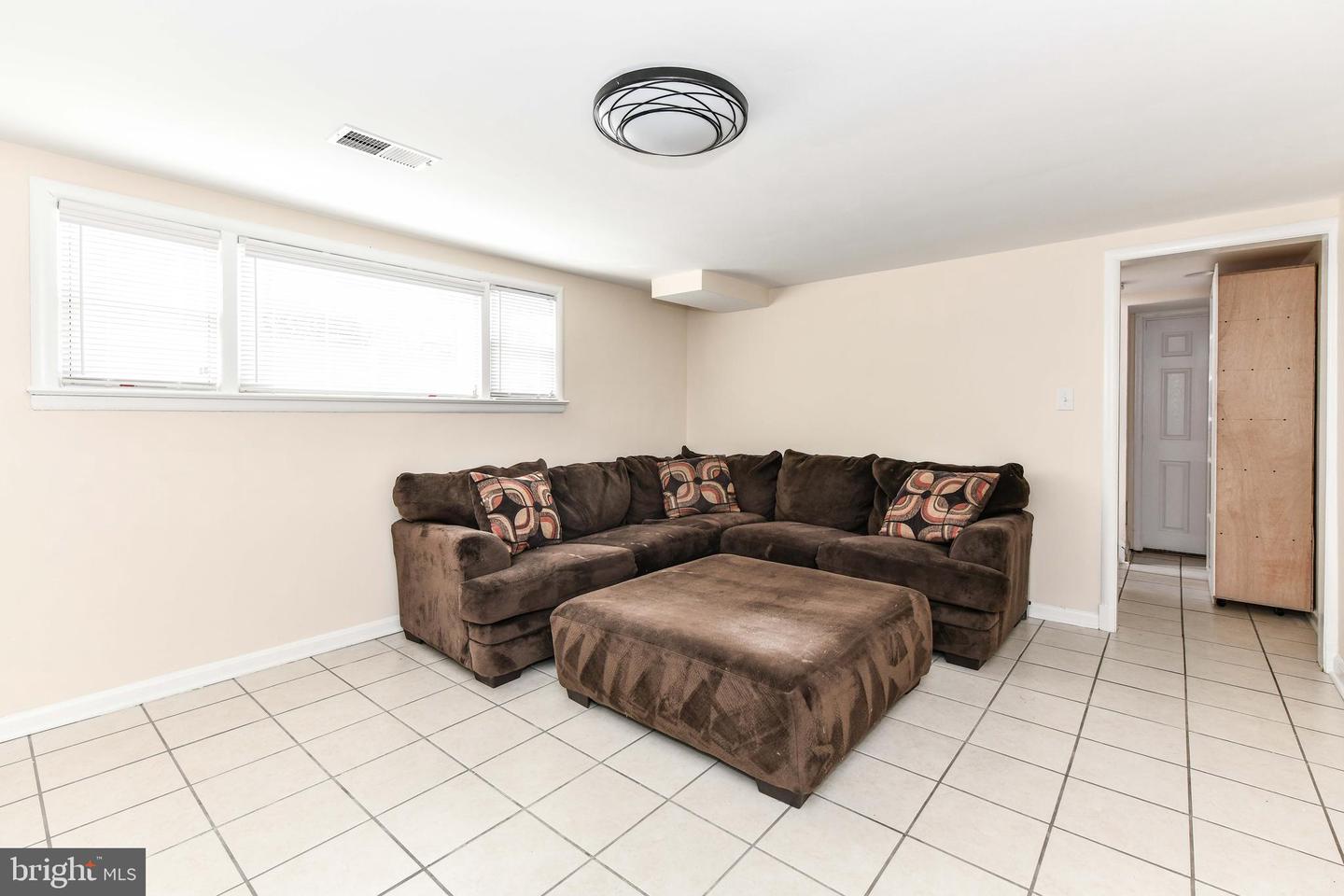 7518 FAIRWOOD LN, FALLS CHURCH, Virginia 22046, 6 Bedrooms Bedrooms, ,3 BathroomsBathrooms,Residential,For sale,7518 FAIRWOOD LN,VAFX2288070 MLS # VAFX2288070