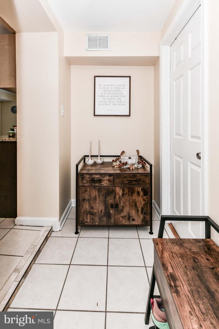 7518 FAIRWOOD LN, FALLS CHURCH, Virginia 22046, 6 Bedrooms Bedrooms, ,3 BathroomsBathrooms,Residential,For sale,7518 FAIRWOOD LN,VAFX2288070 MLS # VAFX2288070