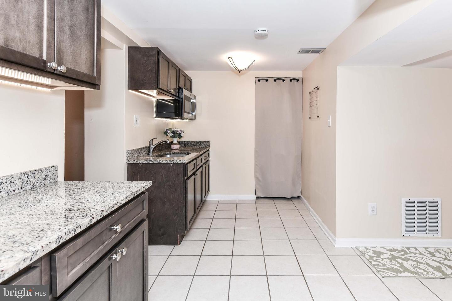 7518 FAIRWOOD LN, FALLS CHURCH, Virginia 22046, 6 Bedrooms Bedrooms, ,3 BathroomsBathrooms,Residential,For sale,7518 FAIRWOOD LN,VAFX2288070 MLS # VAFX2288070