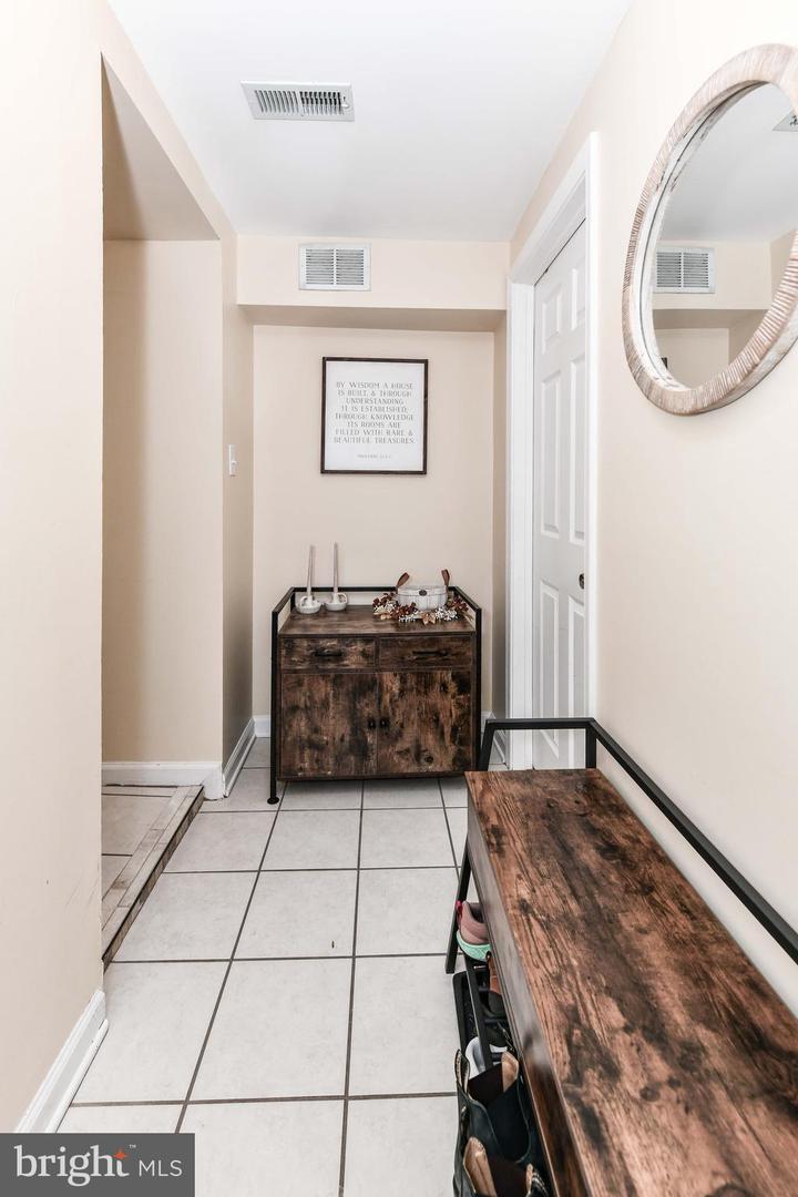 7518 FAIRWOOD LN, FALLS CHURCH, Virginia 22046, 6 Bedrooms Bedrooms, ,3 BathroomsBathrooms,Residential,For sale,7518 FAIRWOOD LN,VAFX2288070 MLS # VAFX2288070