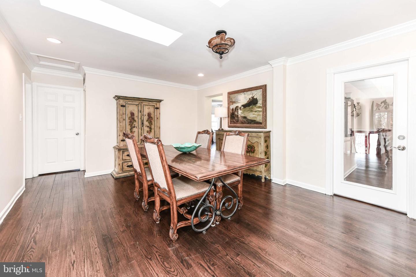 7518 FAIRWOOD LN, FALLS CHURCH, Virginia 22046, 6 Bedrooms Bedrooms, ,3 BathroomsBathrooms,Residential,For sale,7518 FAIRWOOD LN,VAFX2288070 MLS # VAFX2288070