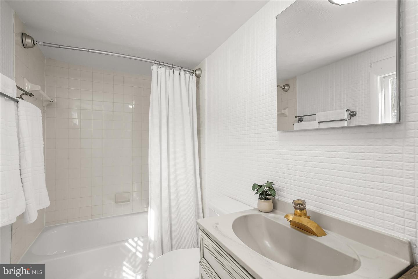 LOVETTSVILLE, Virginia 20180, 2 Bedrooms Bedrooms, ,1 BathroomBathrooms,Residential,For sale,VALO2114948 MLS # VALO2114948