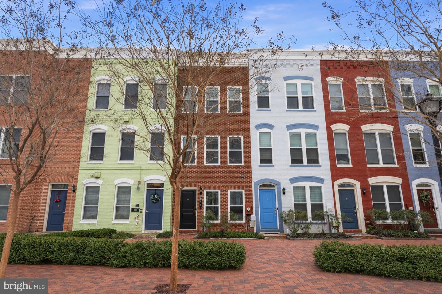 353 L ST SE, WASHINGTON, District Of Columbia 20003, 4 Bedrooms Bedrooms, ,4 BathroomsBathrooms,Residential,For sale,353 L ST SE,DCDC2243926 MLS # DCDC2243926