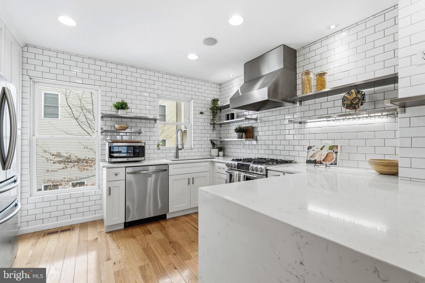 353 L ST SE, WASHINGTON, District Of Columbia 20003, 4 Bedrooms Bedrooms, ,4 BathroomsBathrooms,Residential,For sale,353 L ST SE,DCDC2243926 MLS # DCDC2243926