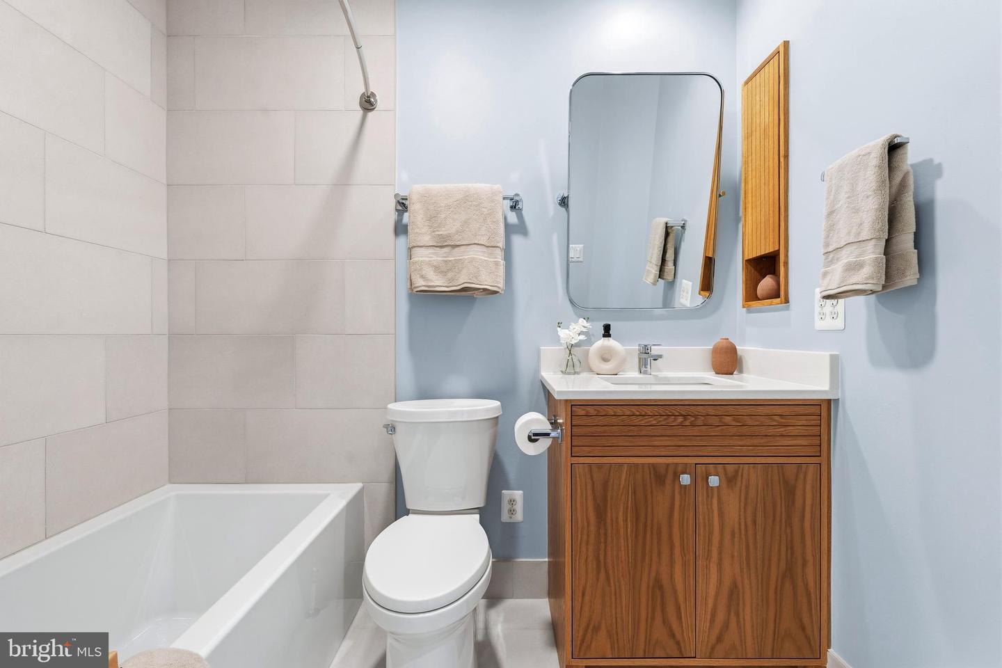 353 L ST SE, WASHINGTON, District Of Columbia 20003, 4 Bedrooms Bedrooms, ,4 BathroomsBathrooms,Residential,For sale,353 L ST SE,DCDC2243926 MLS # DCDC2243926