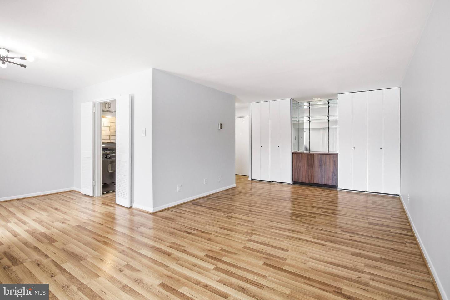 3100 S MANCHESTER ST #317, FALLS CHURCH, Virginia 22044, 1 Bedroom Bedrooms, ,1 BathroomBathrooms,Residential,For sale,3100 S MANCHESTER ST #317,VAFX2288278 MLS # VAFX2288278