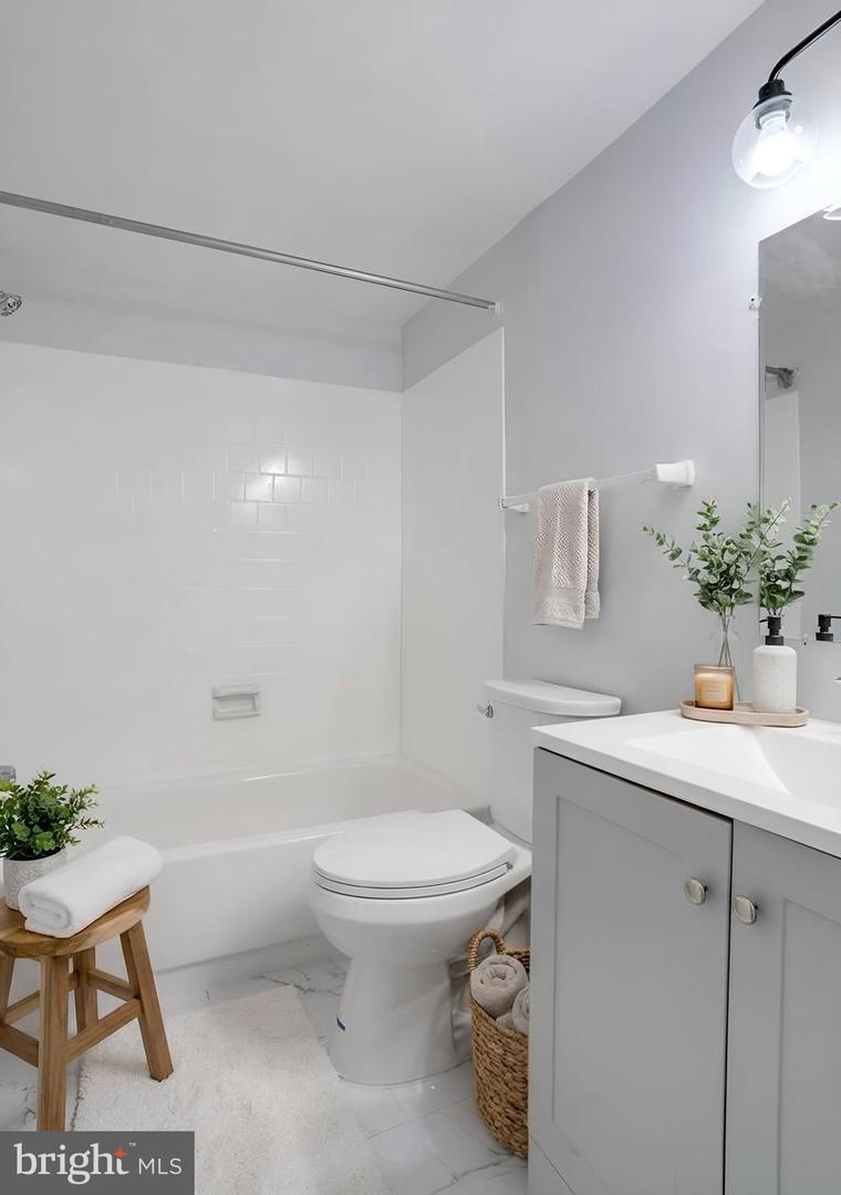 3100 S MANCHESTER ST #317, FALLS CHURCH, Virginia 22044, 1 Bedroom Bedrooms, ,1 BathroomBathrooms,Residential,For sale,3100 S MANCHESTER ST #317,VAFX2288278 MLS # VAFX2288278