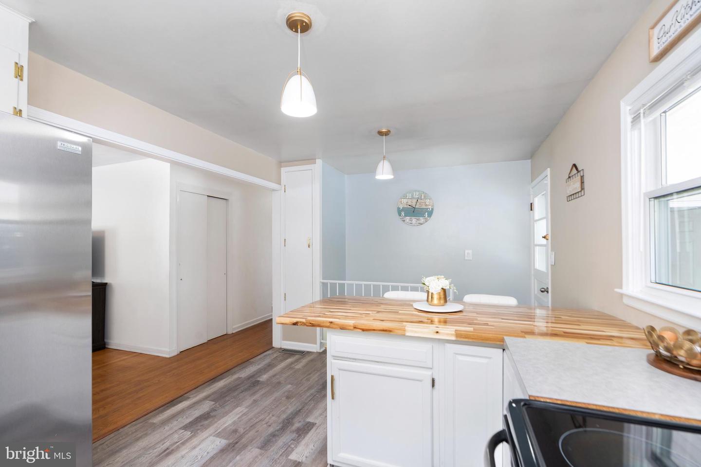 3008 WESTSIDE DR., STAUNTON, Virginia 24401, 3 Bedrooms Bedrooms, 6 Rooms Rooms,2 BathroomsBathrooms,Residential,For sale,3008 WESTSIDE DR.,VASC2000784 MLS # VASC2000784