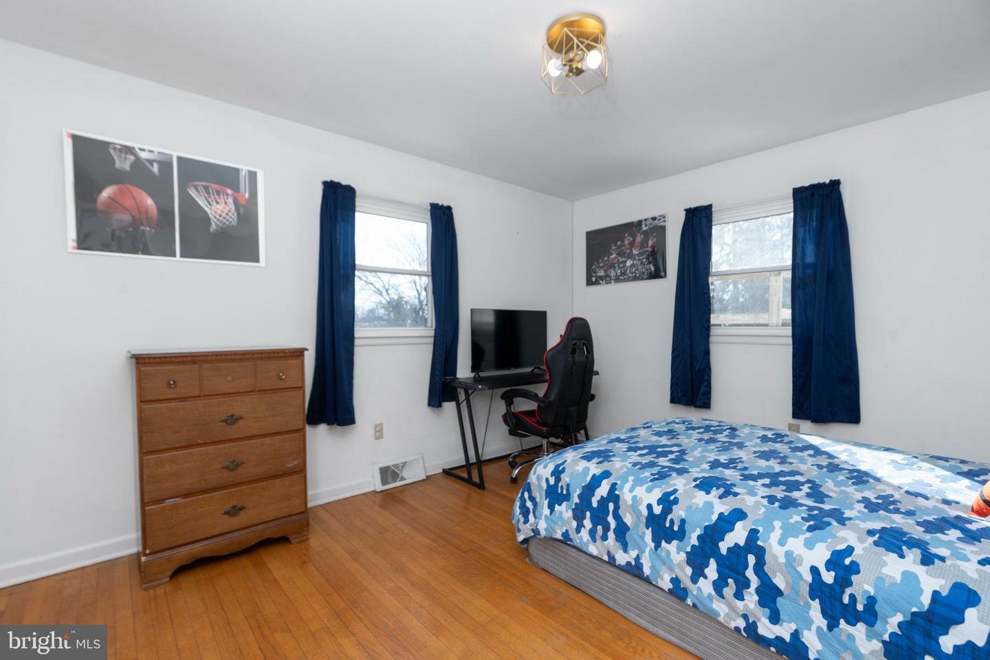 3008 WESTSIDE DR., STAUNTON, Virginia 24401, 3 Bedrooms Bedrooms, 6 Rooms Rooms,2 BathroomsBathrooms,Residential,For sale,3008 WESTSIDE DR.,VASC2000784 MLS # VASC2000784