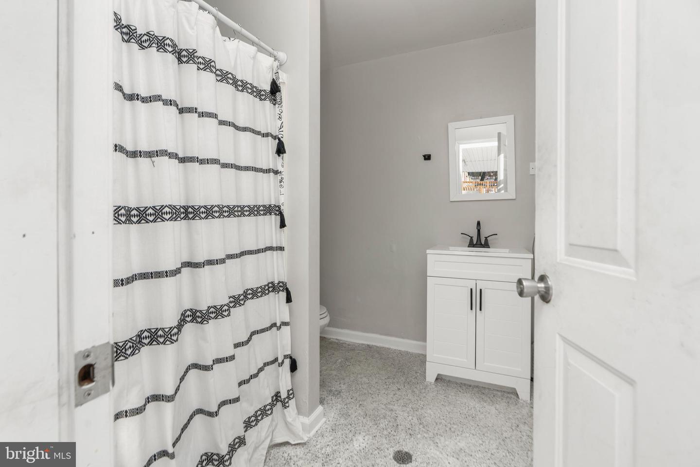 3008 WESTSIDE DR., STAUNTON, Virginia 24401, 3 Bedrooms Bedrooms, 6 Rooms Rooms,2 BathroomsBathrooms,Residential,For sale,3008 WESTSIDE DR.,VASC2000784 MLS # VASC2000784