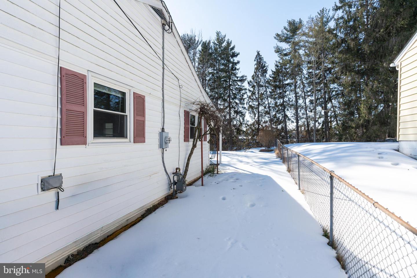 3008 WESTSIDE DR., STAUNTON, Virginia 24401, 3 Bedrooms Bedrooms, 6 Rooms Rooms,2 BathroomsBathrooms,Residential,For sale,3008 WESTSIDE DR.,VASC2000784 MLS # VASC2000784