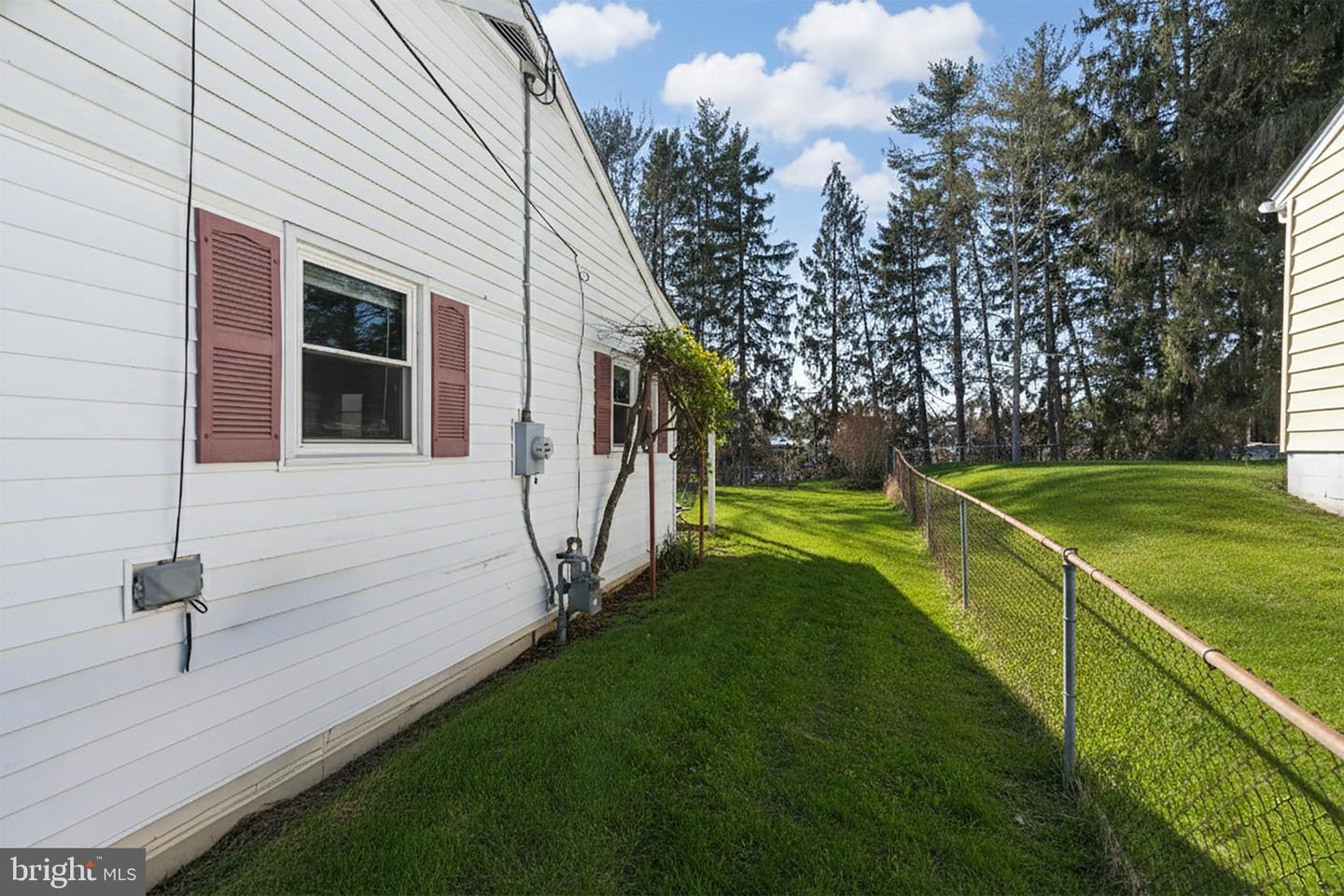 3008 WESTSIDE DR., STAUNTON, Virginia 24401, 3 Bedrooms Bedrooms, 6 Rooms Rooms,2 BathroomsBathrooms,Residential,For sale,3008 WESTSIDE DR.,VASC2000784 MLS # VASC2000784