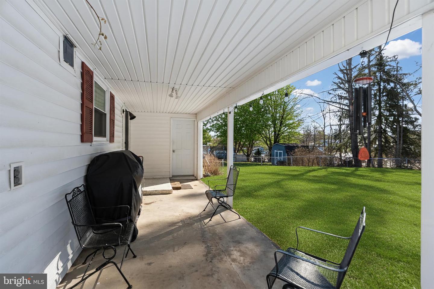 3008 WESTSIDE DR., STAUNTON, Virginia 24401, 3 Bedrooms Bedrooms, 6 Rooms Rooms,2 BathroomsBathrooms,Residential,For sale,3008 WESTSIDE DR.,VASC2000784 MLS # VASC2000784