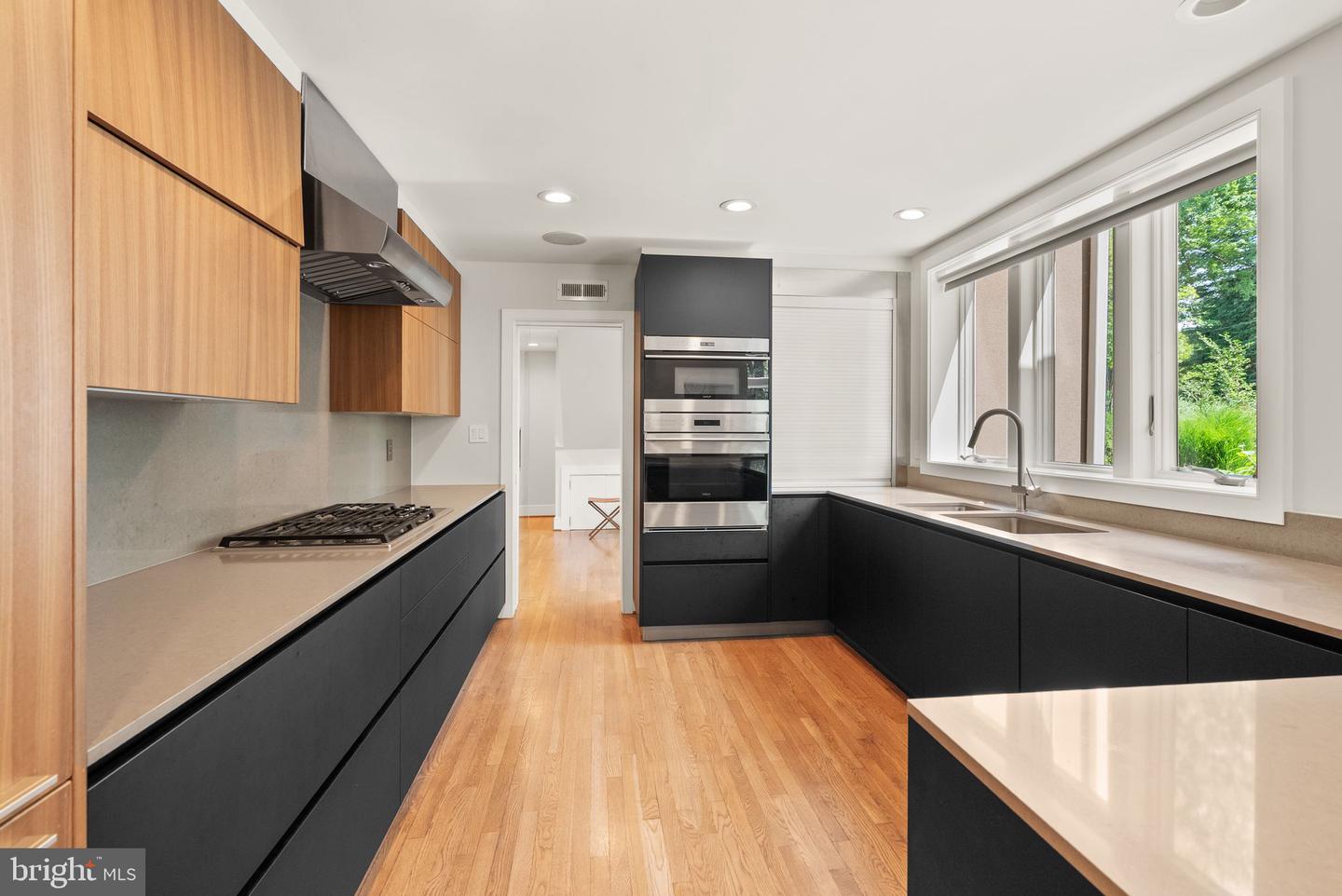 3100 N MONROE ST, ARLINGTON, Virginia 22207, 6 Bedrooms Bedrooms, ,4 BathroomsBathrooms,Residential,For sale,3100 N MONROE ST,VAAR2068340 MLS # VAAR2068340