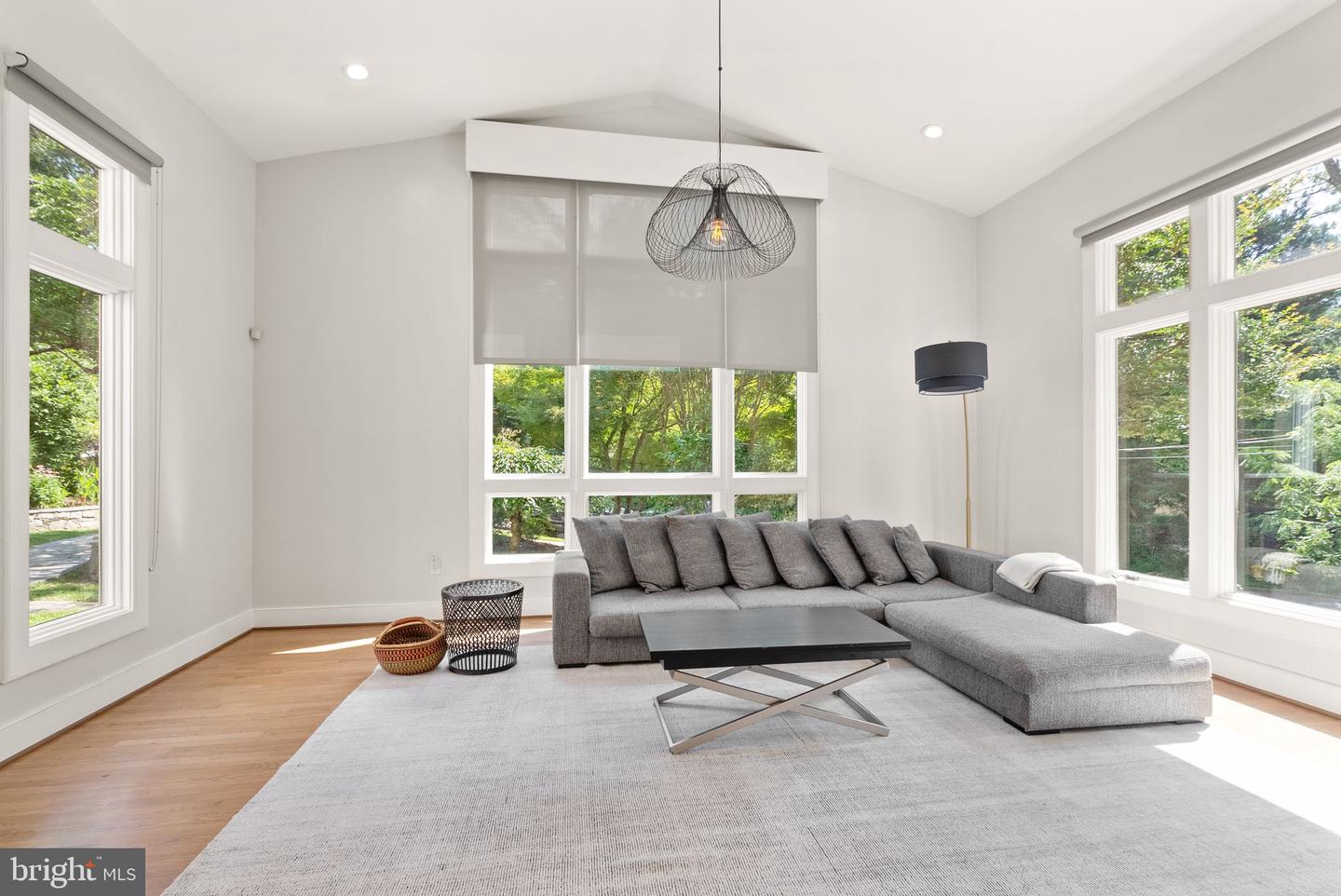 3100 N MONROE ST, ARLINGTON, Virginia 22207, 6 Bedrooms Bedrooms, ,4 BathroomsBathrooms,Residential,For sale,3100 N MONROE ST,VAAR2068340 MLS # VAAR2068340