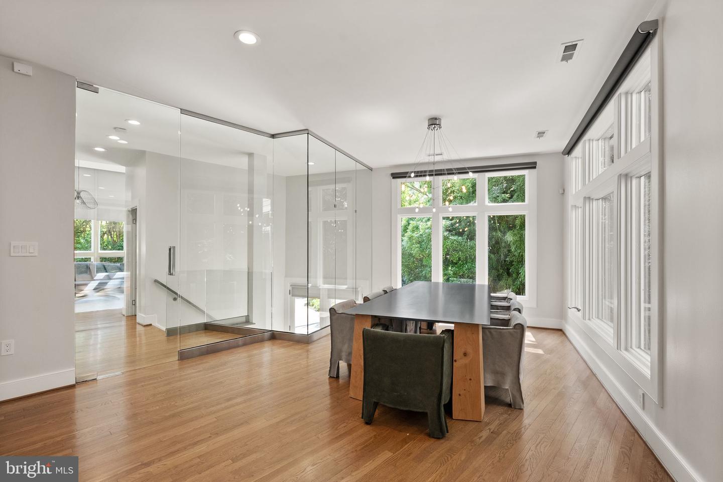 3100 N MONROE ST, ARLINGTON, Virginia 22207, 6 Bedrooms Bedrooms, ,4 BathroomsBathrooms,Residential,For sale,3100 N MONROE ST,VAAR2068340 MLS # VAAR2068340