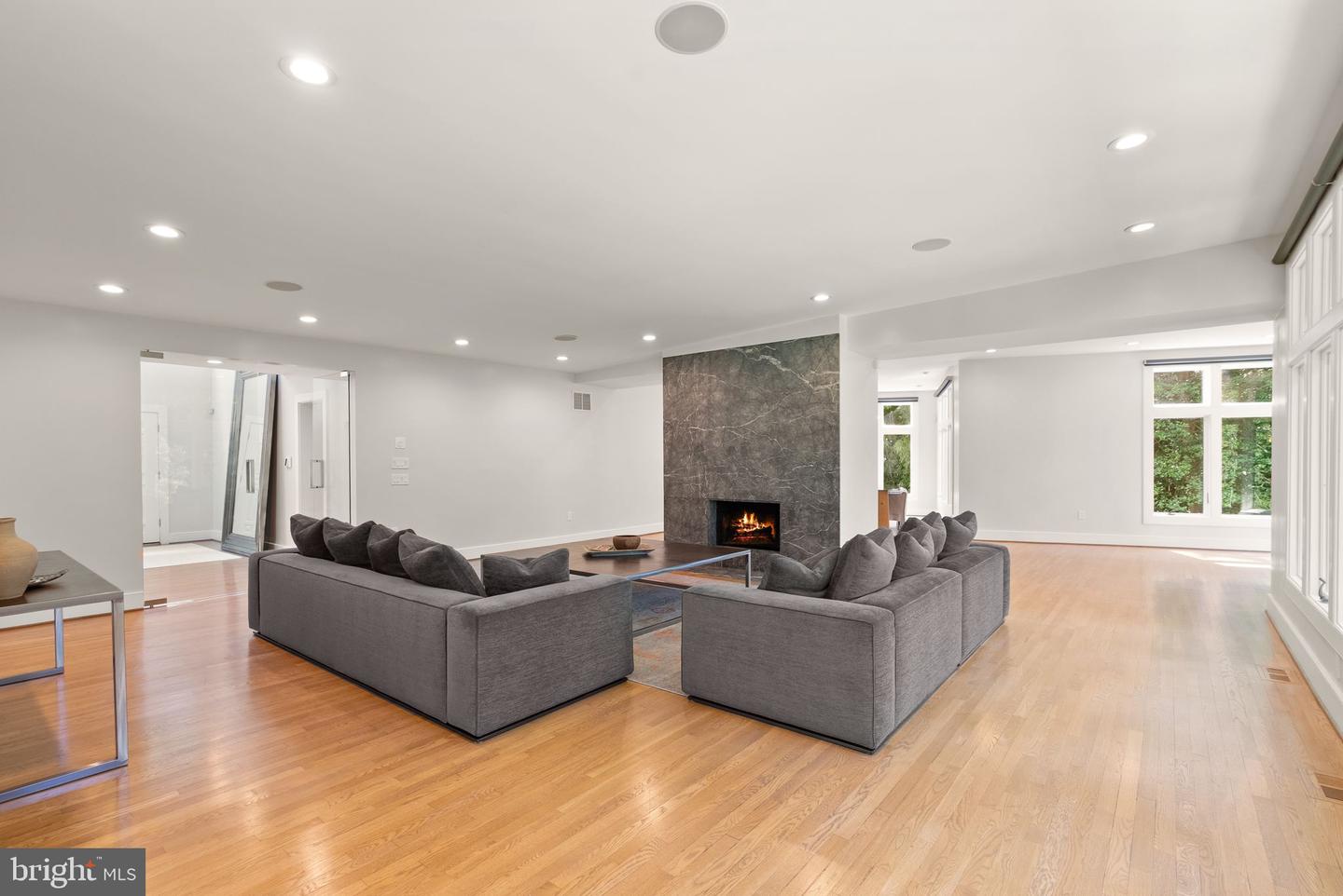 3100 N MONROE ST, ARLINGTON, Virginia 22207, 6 Bedrooms Bedrooms, ,4 BathroomsBathrooms,Residential,For sale,3100 N MONROE ST,VAAR2068340 MLS # VAAR2068340